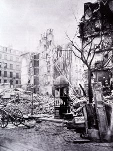 Párizs nagyszerű alkotásai: a Rue Royal és a Rue du Fbg St Antoine sarka alkotó: Unknown photographer