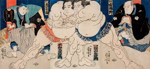 A szumóbirkózók: Shiranui Dakuemon (középen balra), Tsurugizan Taniemon (középen jobbra), mellettük Shikimori Inosuke bíró és az ülő bíró (balra), valamint a nyugalmazott Miyagino birkózó (jobbra) alkotó: Utagawa Kuniyoshi