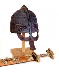 Viking sisak és kard. Statens Sjohistoriska, Stockholm.