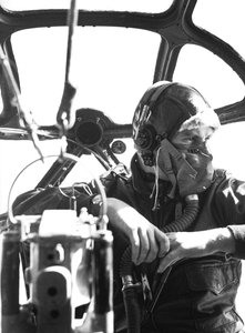 Tüzér egy B-17-es orrában a második világháborús MacDill Field-i kiképzésen.