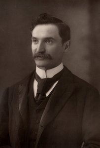 ""Solomon Joseph Solomon (1860-1927) angol portré- és falfestő. Az első világháborúban bevezette az álcázás használatát a brit hadseregben. (fabury típusú)