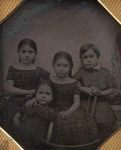 Schneider professzor gyermekei, 1842 körül. Alkotók: W. & F. Langenheim, William Langenheim. alkotó: William and Frederick Langenheim