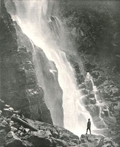 Egy vízesés a hegyi kerületben, Dehra Dun, India, 1895.