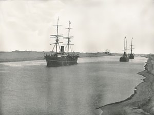 Hajók a Szuezi-csatornán, Kantara, Egyiptom, 1895.