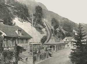 A Pilatus vasút kiindulópontja, Alpnachstad, Svájc, 1895. alkotó: W and S Ltd