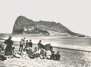 Kilátás a sziklára a tengerről, Gibraltár, 1895. alkotó: W and S Ltd
