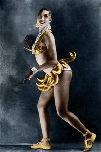 Josephine Baker (1906-1975) 1925-ben a Revue Negre-ben a Theater des Champs-Elysees-ben (Champs Elysees), banánövével. Lucien Walery (1863-1935) fényképe.