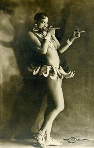 Josephine Baker híres Banana jelmezében 1927 körül (f/w fotó)