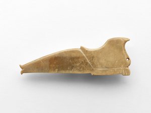 Medál madár formájú, Kr.e. 1050-kb. 950 körül (jáde)