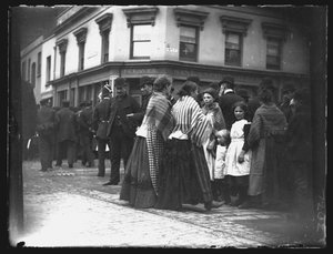 A Custom House Street és a Bute Street sarka, Cardiff, 1892.