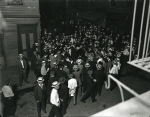 Evangélikus Bizottság a Pell utcában, 1916. augusztus 6. alkotó: William Davis Hassler