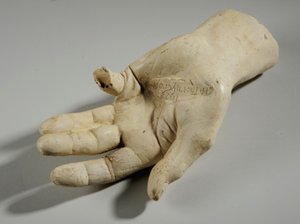 Egy kéz leadása alkotó: William Hamo Thornycroft