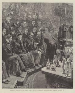 A walesi herceg és a yorki herceg a Királyi Intézetben, Dewar professzor előadást tart a folyékony levegőről.