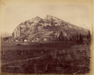 Twin Peaks és C.P.R. Hotel, Banff alkotó: William McFarlane Notman