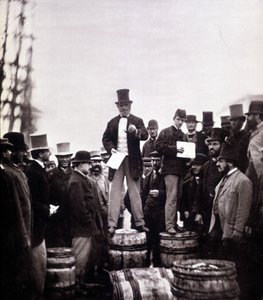Politikai beszéd színtere az utcán: a férfi egy hordón áll, és kizárólag férfi tömeghez beszél. Fénykép: William Notman (1826-1891), Musee McCord Múzeum, Montreal. század vége alkotó: William Notman