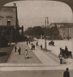 Unter den Linden, Berlin, 1903. alkotó: Works and Sun Sculpture Studios