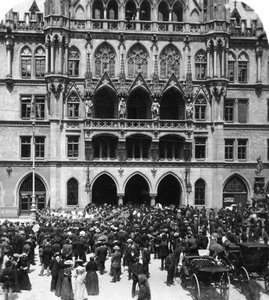 Szabadtéri koncert a városházán, München, Németország, 1900-as évek. alkotó: Wurthle and Sons