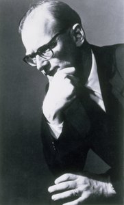 Arthur C Clarke brit tudományos-fantasztikus író és feltaláló alkotó: Frederick (attr. to) Barnard