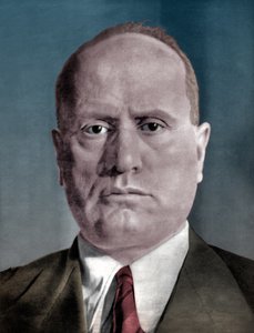 Benito Mussolini alkotó: . .