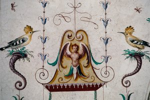 Madarak, freskórészlet a Groteszk Hall boltozatában (XVI. század), Manta kastély, Saluzzo, Piemont, Olaszország