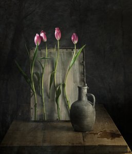 Rusztikus tulipánok csendélet alkotó: chenyi wang