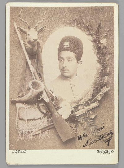 Noszratollah herceg hivatalos királyi portréja, 1899 (ezüst albumin fotó) alkotó: Abdullah Qajar