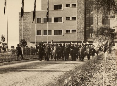 A Mauro Toschi fu Ulisse cég által épített "Fausto Pesci" királyi repülőtér Bolognában épületeinek felavatása Benito Mussolini herceg jelenlétében, 1936.10.24. (f/w fotó) alkotó: Achille Villani