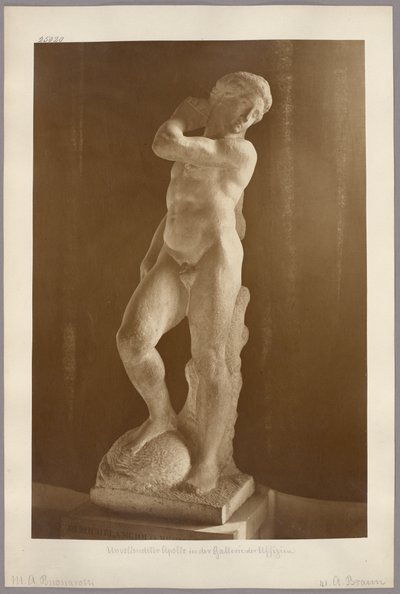 Firenze: Michelangelo befejezetlen Apolló-szobra az Uffizi Képtárban alkotó: Adolphe Braun