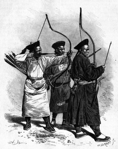 Három kínai íjász portréja népviseletben, az 1870-es években. Metszet Marie rajzából, Thomson fényképéből, a „" Le Tour du Monde, Nouveau Journal des Voyages" című kiadványban, szerkesztette: Edouard Charton, Párizs alkotó: Adrien Emmanuel Marie