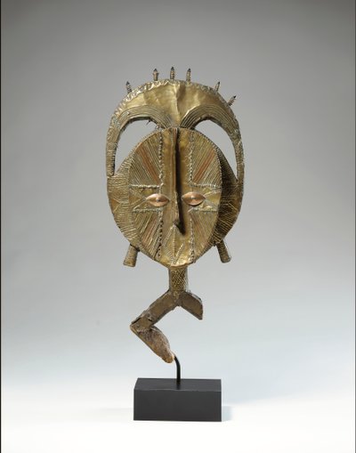Mbulu Ngulu, A városi ereklyetartó figura alkotó: African School