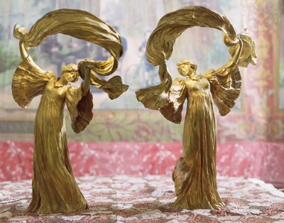 Táncoló figurák asztalközépből, Sevres, 1900 (aranyozott bronz) alkotó: Agathon Leonard