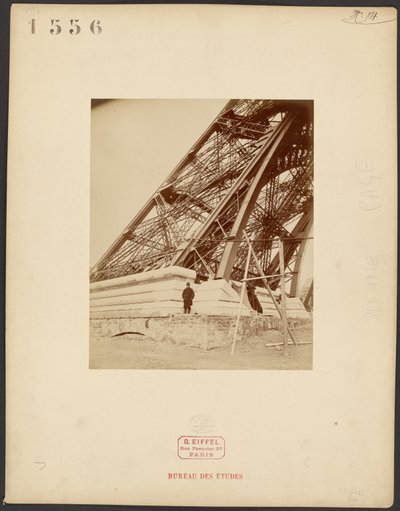 Alapítványok, gerenda, munkás: Eiffel-torony alkotó: Albert Fernique
