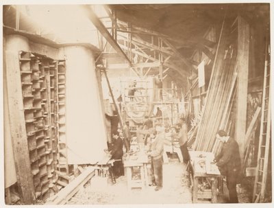 Férfiak munkában a Szabadság-szobor építése közben, Párizs, 1883 alkotó: Albert Fernique