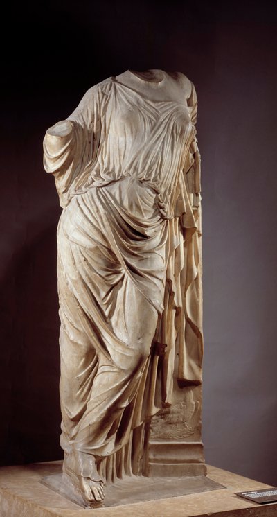 Aphrodité az oszlophoz. Márványszobrászat Aphrodité után, Alcamene, a Kr.e. V. századi görög szobrász által használt Dim. 1,18 m Párizs, Musee du Louvre alkotó: Alcamenes (attr. to)