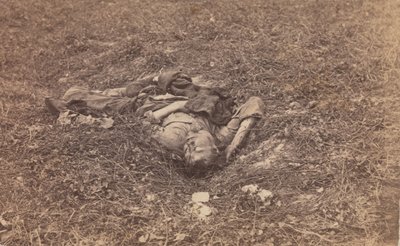 Konföderációs katona [az antietami csatatéren], 1862. szeptember. alkotó: Alexander Gardner