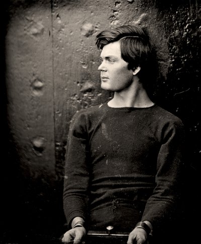 Lewis Powell csuklóvasalóban a USS Saugus fedélzetén, 1865 alkotó: Alexander Gardner