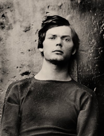 Lewis Powell csuklóvasalóban a USS Saugus fedélzetén, 1865 alkotó: Alexander Gardner