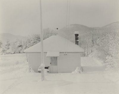 Az első hó és a kis házikó alkotó: Alfred Stieglitz