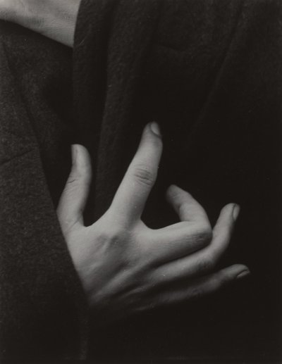 Georgia O’Keeffe – Kezek alkotó: Alfred Stieglitz
