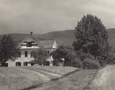 Ház a dombon alkotó: Alfred Stieglitz