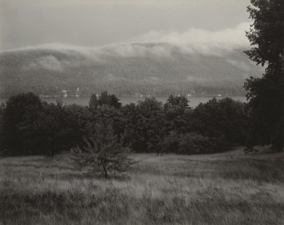 A Lake George-tó a dombról nézve alkotó: Alfred Stieglitz