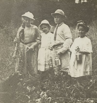 Untitled (Flora, Elizabeth, Howard és Kitty Lake George-mezőn) alkotó: Alfred Stieglitz