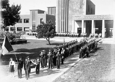 Villa Rosa Maltoni Mussolini: fiatal diákzenekar és felvonulás (f/w fotó) alkotó: Fratelli Alinari