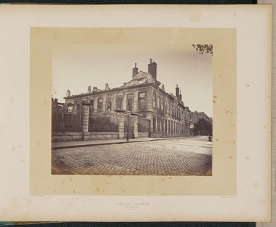 Az égő arzenál. Külső nézet. alkotó: Alphonse J. Liébert