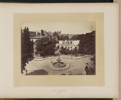 A Thiers-ház a bontás alatt, a Kommün idején. alkotó: Alphonse J. Liébert