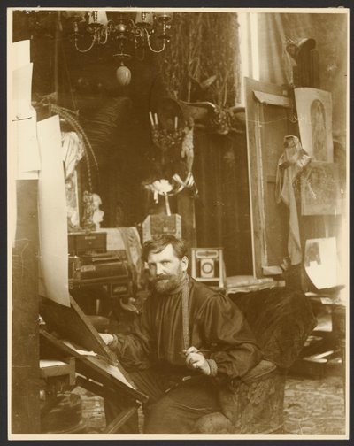 [Önarckép a műtermében, Rue du Val-de-Grâce, Párizs] alkotó: Alphonse Maria Mucha