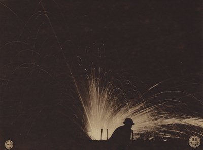 Amerika az első világháborúban: Foszforbomba robbanása (fekete-fehér fénykép) alkotó: American Photographer
