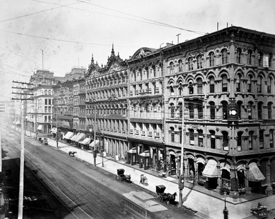 A State Street keleti oldala északra néz a Madison Street felől, Chicago, 1878 körül alkotó: American Photographer
