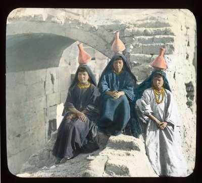 Egyiptom - Arab vízhordozó lányok (lámpás csúszda) alkotó: American Photographer