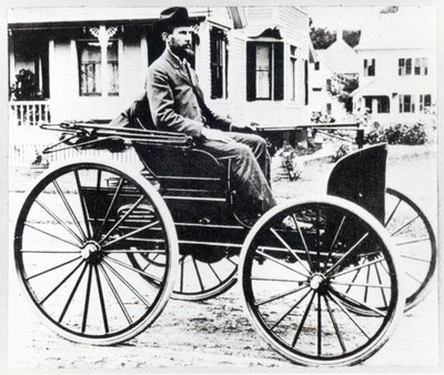 Az első amerikai autó, amelyet Charles és Frank Duryea tervezett és gyártott alkotó: American Photographer